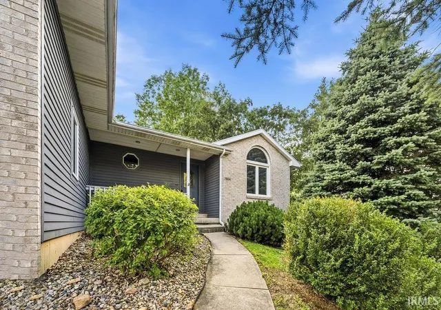 Photo 3 of Manufactured home for sale at 1904 Hunters Ridge Dr, Huntington, IN 46750 | MLS# 202625697 | Listing updated on 2026-08-25