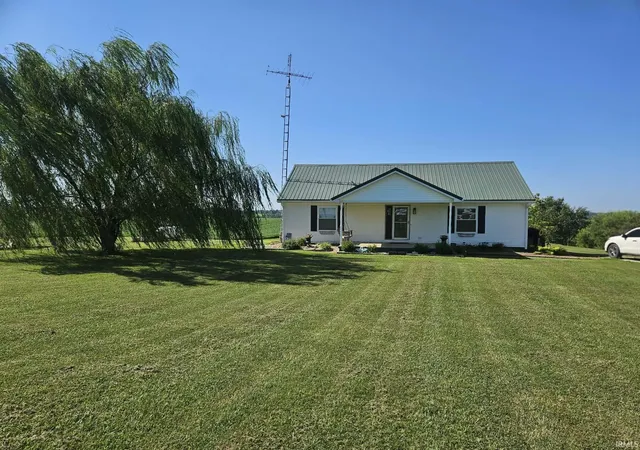 Manufactured home for sale at 13612 E 800 South Rd, Loogootee, IN 47553 | MLS# 202625702