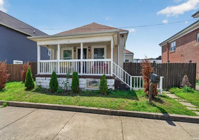 3rd image of 719 Plum St, Logansport, IN 46947 | MLS# 202625706