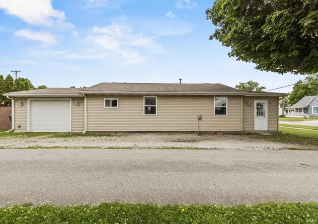 Homes for sale in Rome City, IN | 350 Kelly St, Rome City, IN 46784 | MLS# 202625711