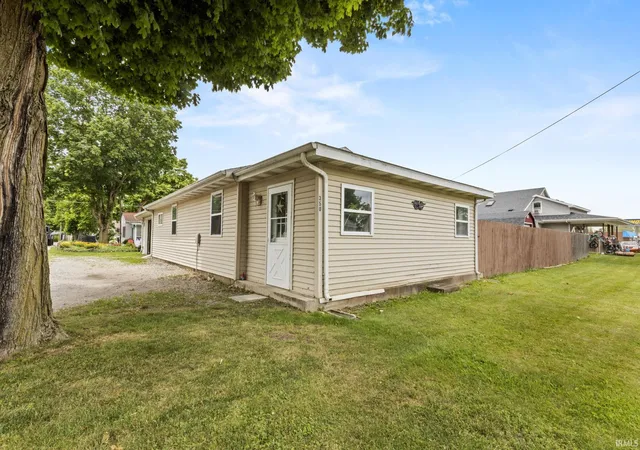Homes for sale in Rome City, IN | 350 Kelly St, Rome City, IN 46784 | MLS# 202625711