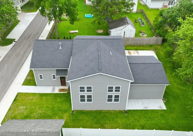 Photo 3 of Manufactured home for sale at 13313 Illinois St, Grabill, IN 46741 | MLS# 202625725 | Listing updated on 2026-09-29