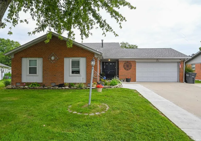 Photo 2 of Sale Pending at 2104 Alton Dr, Kokomo, IN 46901 | MLS# 202625748 | Listing updated on 2026-08-20