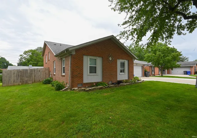 Photo 2 of Sale Pending at 2104 Alton Dr, Kokomo, IN 46901 | MLS# 202625748 | Listing updated on 2026-08-20