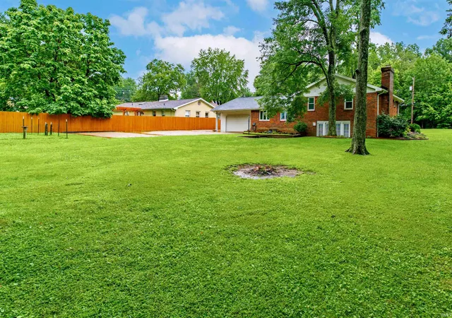 Homes for sale in Evansville, IN | 12 Caranza Dr, Evansville, IN 47710 | MLS# 202625751