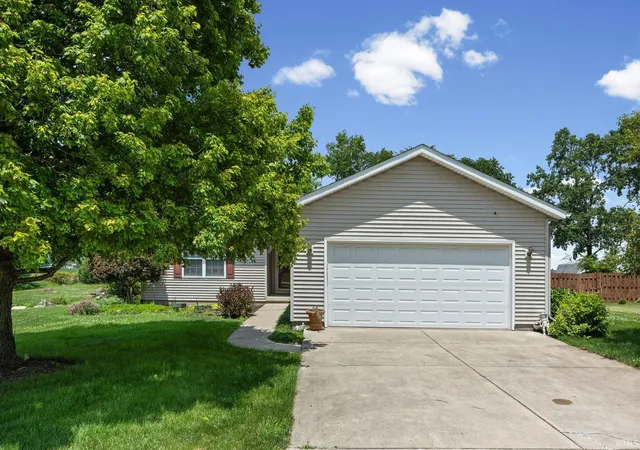 Homes for sale in Otterbein, IN | 409 E Briar St, Otterbein, IN 47970 | MLS# 202625756
