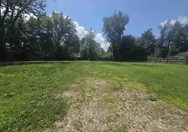 Photo 2 of Sale Pending at 2615 Sweetser Ave, Evansville, IN 47714 | MLS# 202625762 | Listing updated on 2026-07-03