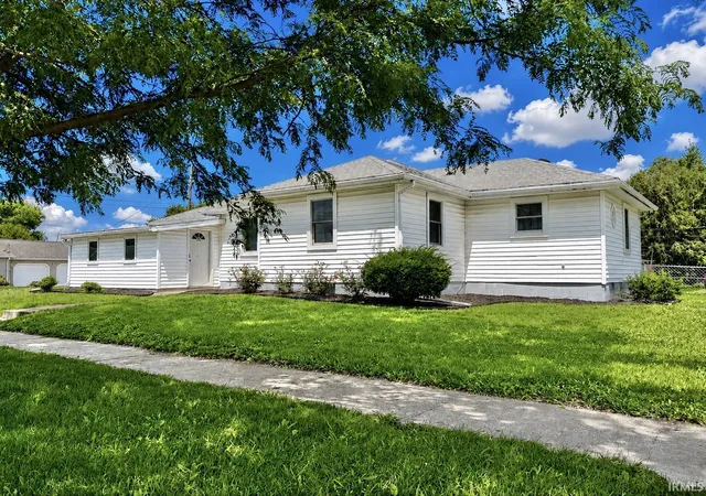 2nd image of 1202 N 13th St, Vincennes, IN 47591 | MLS# 202625763