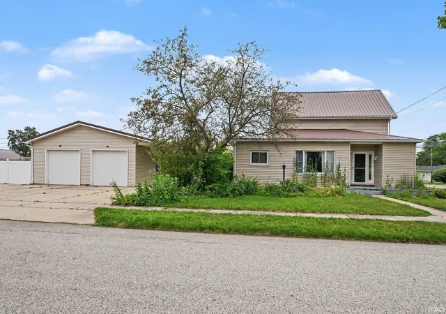 2nd image of 2301 Aurora Ave, Elkhart, IN 46517 | MLS# 202625771