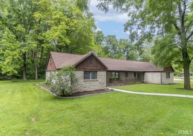 Homes for sale in New Castle, IN | 410 Crescent Dr, New Castle, IN 47362 | MLS# 202625772