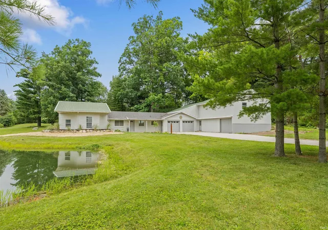 Homes for sale in Roanoke, IN | 11778 N Roanoke Rd, Roanoke, IN 46783 | MLS# 202625785