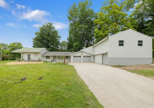 Homes for sale in Roanoke, IN | 11778 N Roanoke Rd, Roanoke, IN 46783 | MLS# 202625785