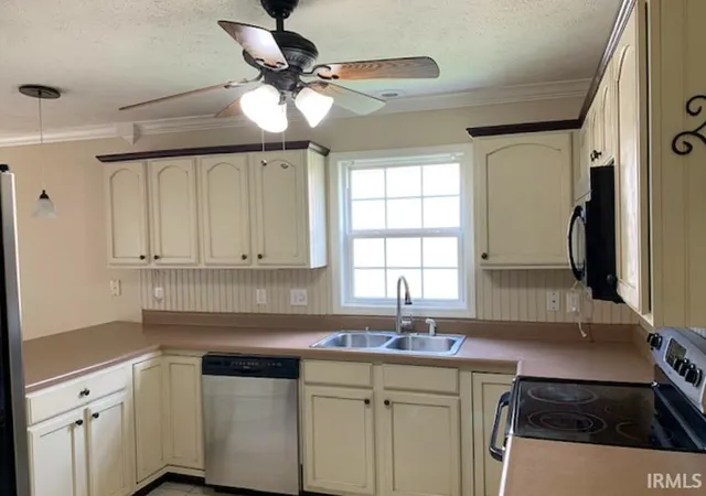 Homes for sale in Newburgh, IN | 10659 Midway Dr, Newburgh, IN 47630 | MLS# 202625787