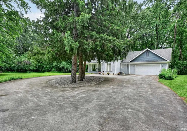 3rd image of 24531 Ne Ce Dah Dr, Elkhart, IN 46516 | MLS# 202625793