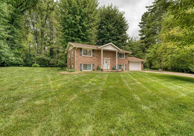 Homes for sale in Newburgh, IN | 8177 Angel Dr, Newburgh, IN 47630 | MLS# 202625806