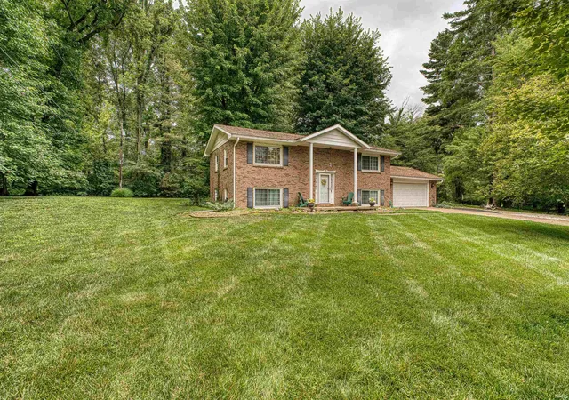 Homes for sale in Newburgh, IN | 8177 Angel Dr, Newburgh, IN 47630 | MLS# 202625806