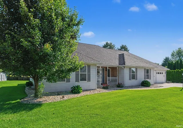 3rd image of 32794 Nature View Dr, New Carlisle, IN 46552 | MLS# 202625813