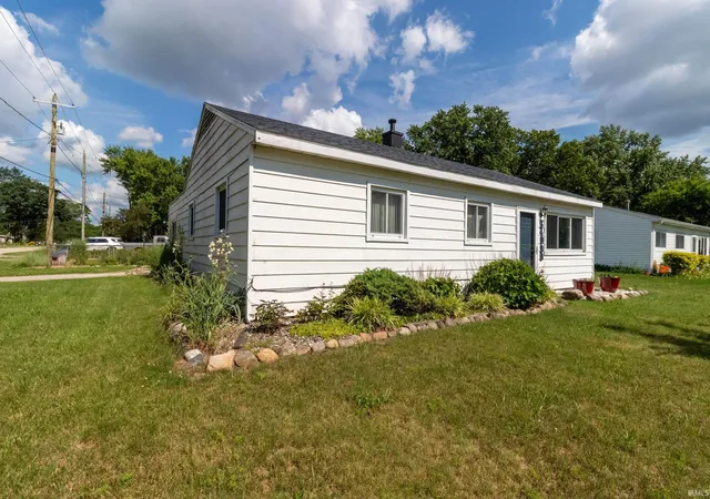 2nd image of 54090 Southwood Dr, Elkhart, IN 46514 | MLS# 202625814
