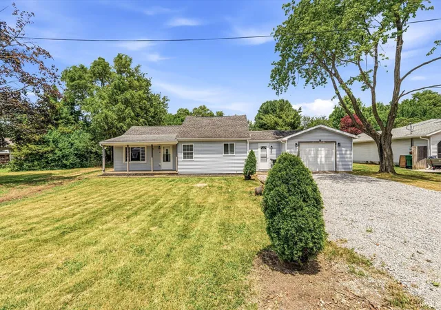 3rd image of 10601 Toledo Ave, Osceola, IN 46561 | MLS# 202625818