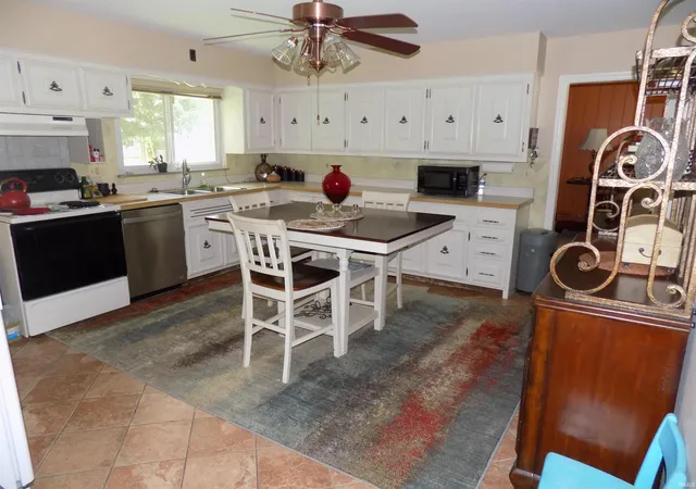 Photo 5 of Manufactured home for sale at 4311 Bellemeade Ave, Evansville, IN 47714 | MLS# 202625819 | Listing updated on 2026-07-31