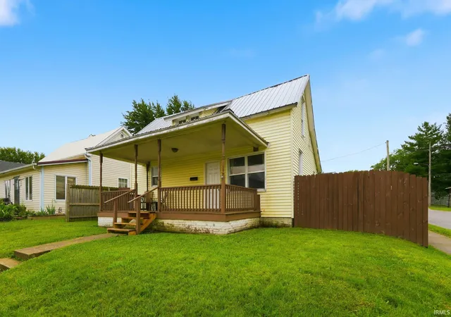 Homes for sale in Crawfordsville, IN | 901 E Market St, Crawfordsville, IN 47933 | MLS# 202625833