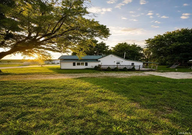 Homes for sale in Logansport, IN | 3825 S County Road 400 W Comn, Logansport, IN 46947 | MLS# 202625847