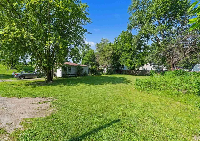 2nd image of 724 S April Dr, Cromwell, IN 46732 | MLS# 202625848
