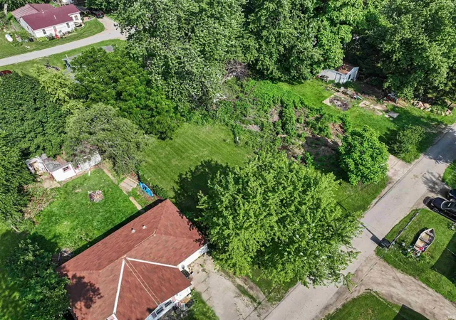 4th image of 724 S April Dr, Cromwell, IN 46732 | MLS# 202625848