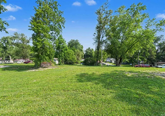 2nd image of 770 S April Dr, Cromwell, IN 46732 | MLS# 202625849