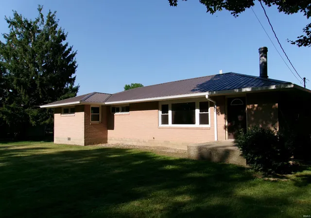Homes for sale in Rochester, IN | 7577 N 550 E, Rochester, IN 46975 | MLS# 202625858