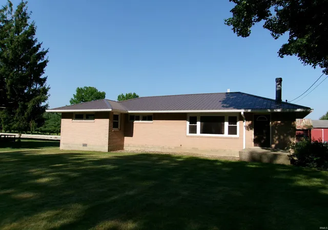 Homes for sale in Rochester, IN | 7577 N 550 E, Rochester, IN 46975 | MLS# 202625858
