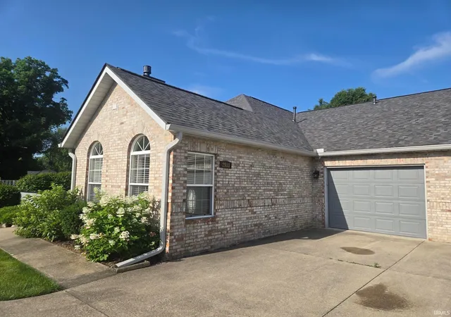 Homes for sale in Muncie, IN | 2911 W Applewood Ct, Muncie, IN 47304 | MLS# 202625859