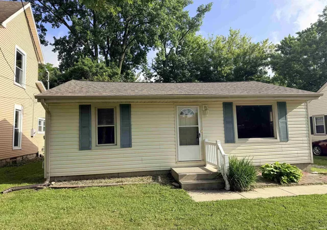 Homes for sale in Yorktown, IN | 8808 W Cornbread Rd, Yorktown, IN 47396 | MLS# 202625865