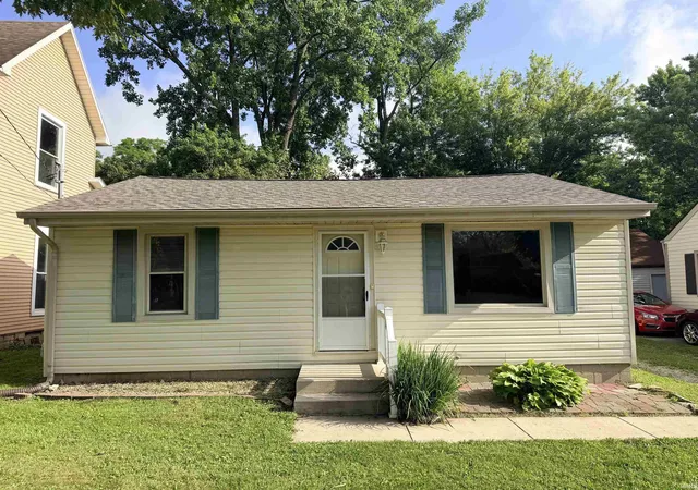 Homes for sale in Yorktown, IN | 8808 W Cornbread Rd, Yorktown, IN 47396 | MLS# 202625865