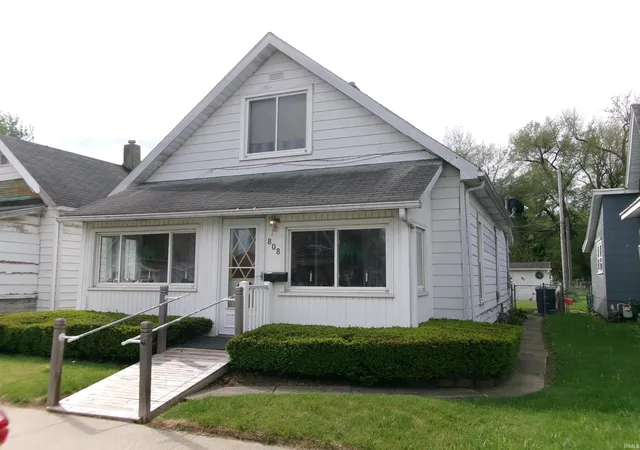Photo 2 of Sale Pending at 808 E 30th Street, Marion, IN 46953 | MLS# 202625870 | Listing updated on 2026-06-30