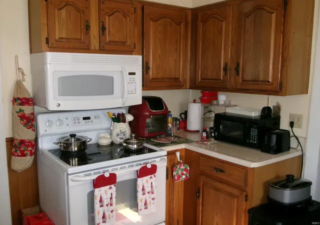 Photo 3 of Sale Pending at 808 E 30th Street, Marion, IN 46953 | MLS# 202625870 | Listing updated on 2026-06-30