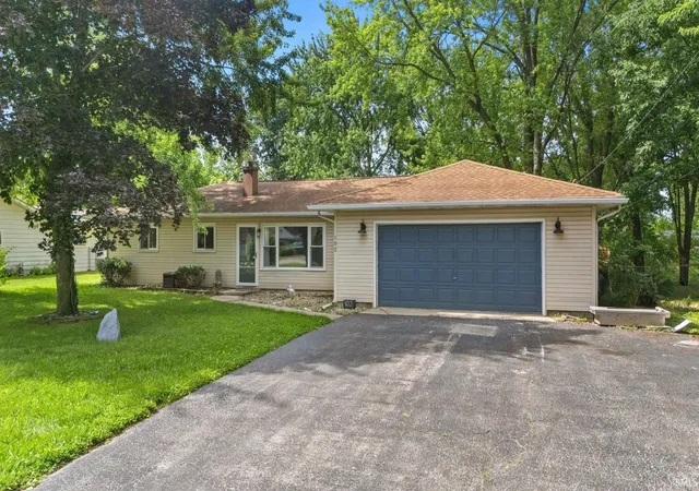 Photo 3 of Sale Pending at 102 Ramar Dr, Warsaw, IN 46580 | MLS# 202625880 | Listing updated on 2026-07-07