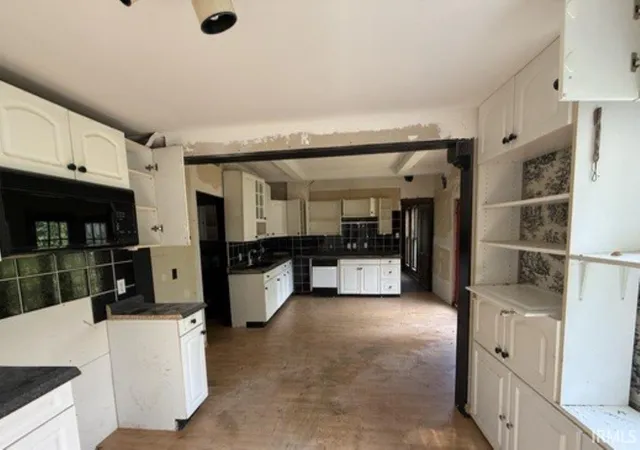 Photo 2 of Sale Pending at 3203 S Meridian St, Marion, IN 46953 | MLS# 202625891 | Listing updated on 2026-08-25