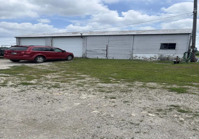 4th image of 0105 S 400E Rd, Hartford City, IN 47348 | MLS# 202625893