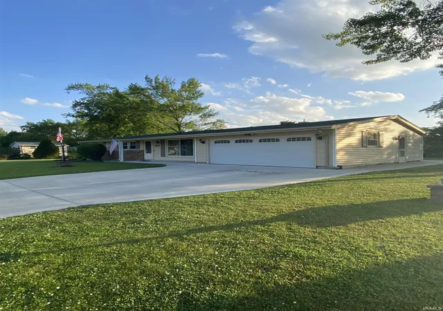 Photo 1 of Sale Pending at 6211 Allenwood Dr, Fort Wayne, IN 46835 | MLS# 202625898 | Listing updated on 2026-07-07