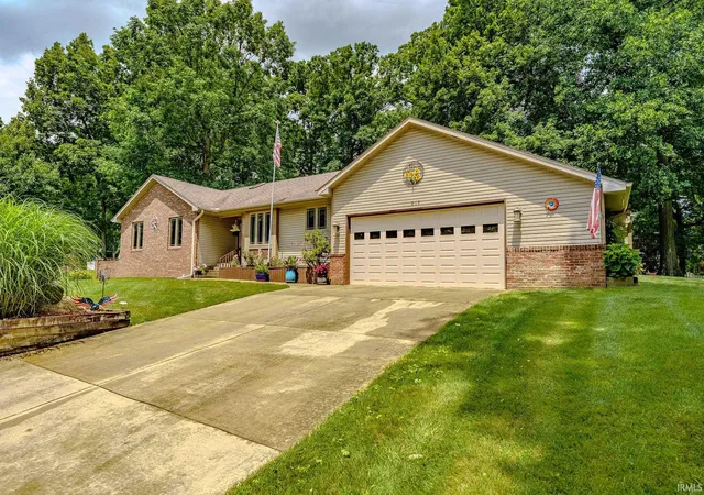 Photo 3 of Manufactured home for sale at 210 Sycamore Dr, Williamsport, IN 47993 | MLS# 202625916 | Listing updated on 2026-09-20