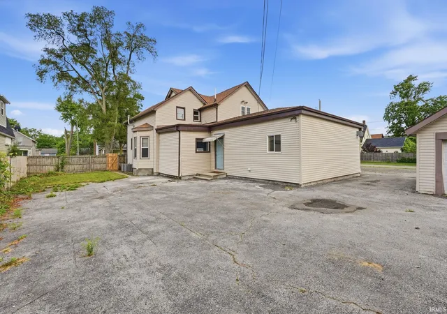 43rd image of 924 Saint Marys Ave, Fort Wayne, IN 46808 | MLS# 202625919
