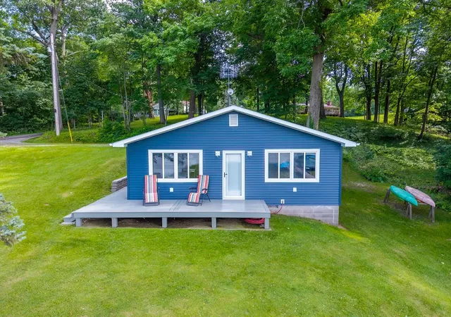 Photo 1 of Manufactured home for sale at 400 Ln 120 Fox Lk, Angola, IN 46703 | MLS# 202625929 | Listing updated on 2026-07-20