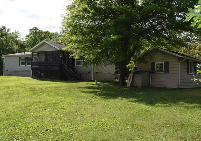 Homes for sale in Mount Vernon, IN | 12701 Crow Rd, Mount Vernon, IN 47620 | MLS# 202625945