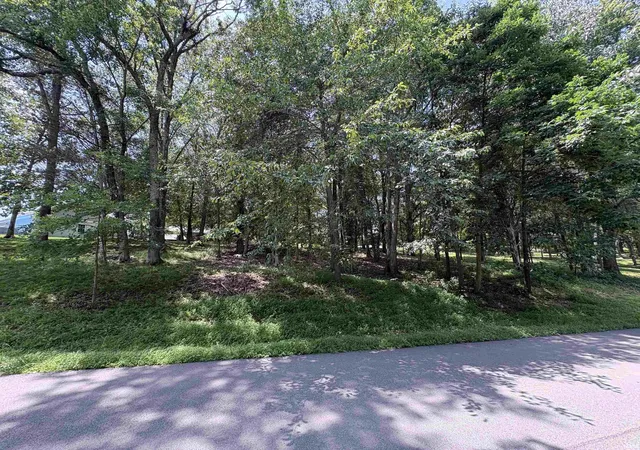 4th image of 117 W Evergreen Plz, Santa Claus, IN 47579 | MLS# 202625947