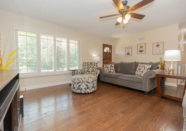 3rd image of 11111 Karendale Ct, Evansville, IN 47720 | MLS# 202625955