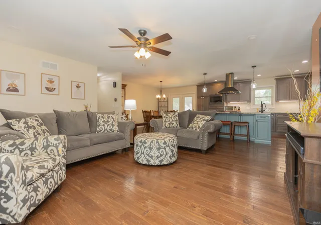4th image of 11111 Karendale Ct, Evansville, IN 47720 | MLS# 202625955