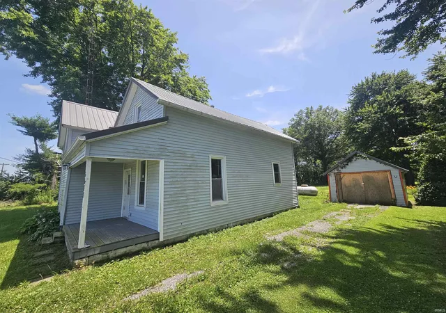 4th image of 6637 Hwy 11, Mount Carmel, IL 62863 | MLS# 202625959