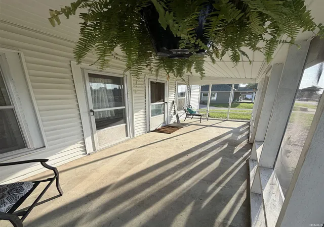 Homes for sale in Bloomfield, IN | 255 E Mechanic St, Bloomfield, IN 47424 | MLS# 202625982