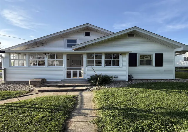 3rd image of 255 E Mechanic St, Bloomfield, IN 47424 | MLS# 202625982